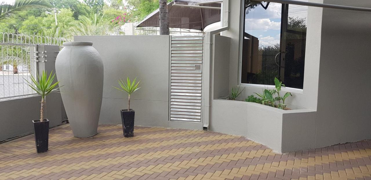 Feather Self Catering Accommodation ويندهوك المظهر الخارجي الصورة